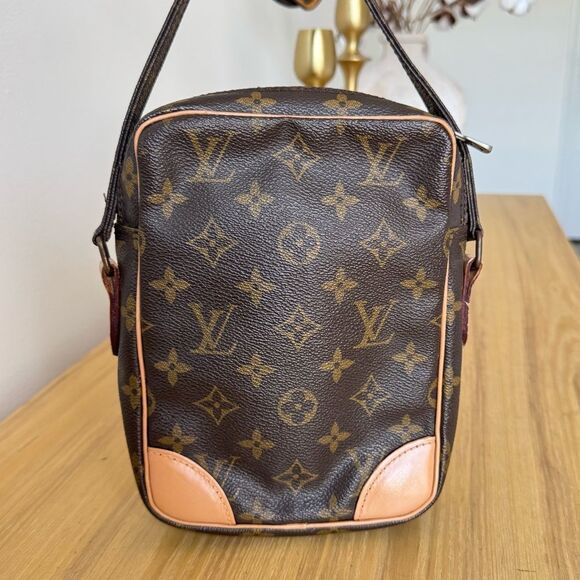 ✅AUTHENTIC✅LOUIS VUITTON DANUBE CROSSBODY BAG - Picture 5 of 16